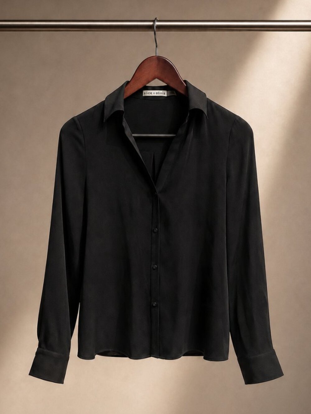 Alice + Olivia Eloise Black Stretch Silk Button Down Blouse Covered Buttons XS